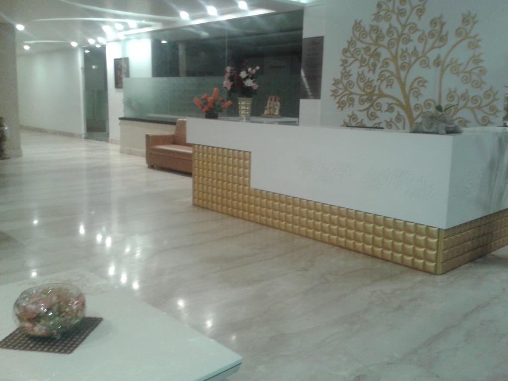 Hotel Krishnam Vrindāvan Extérieur photo